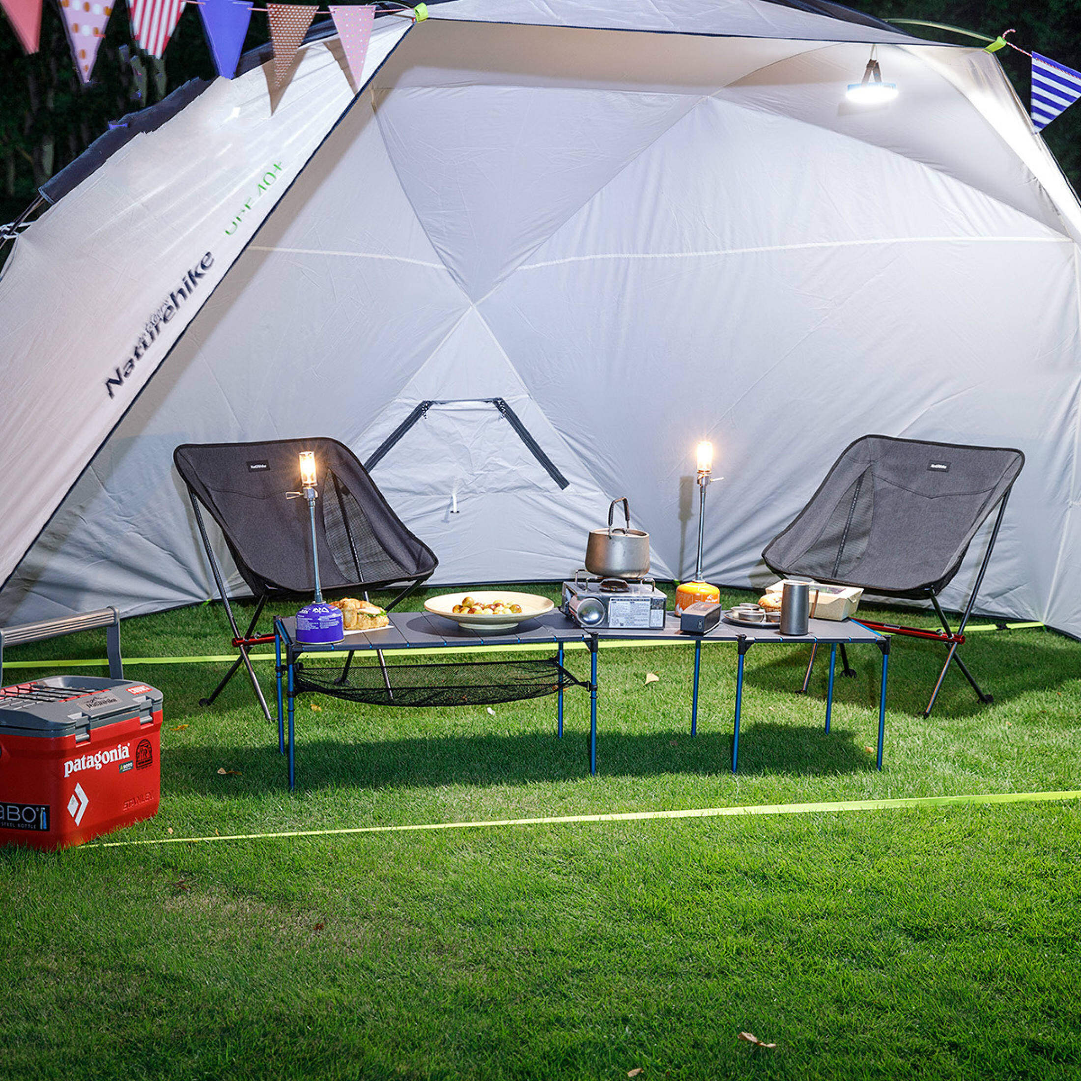 Sun camping. Палатка-шатер Holiday Кемп. Shelter. Палатка naturehike Foldable Portable changing Tent. Naturehike Camping Tent. Naturehike палатка большая.