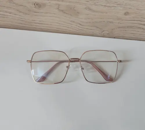 แว่นตากรองแสงสีฟ้า！！100%แว่นตาแฟชั่นกรอบแว่นกรองแสง